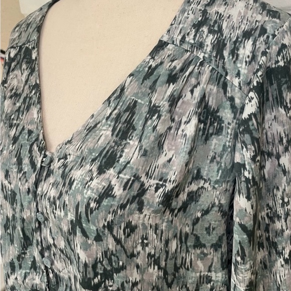 Liverpool Teal and White Abstract Blouse - Picture 4 of 5